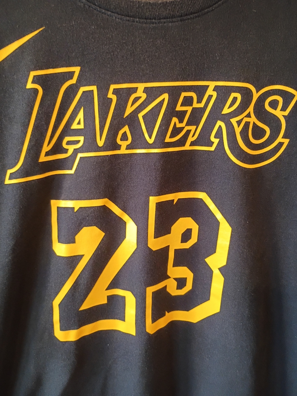 Nike Los Angeles Lakers Black T‑Shirt with Yellow Graphics (23) - Picture 2 of 7